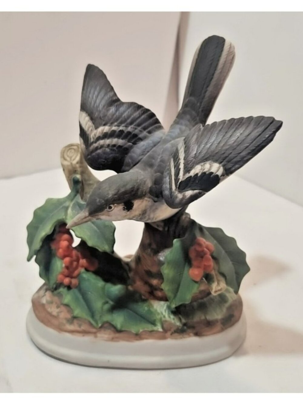 Vintage Andrea by Sadek Mockingbird Figurine 7703 Winter Holly Porcelain Japan